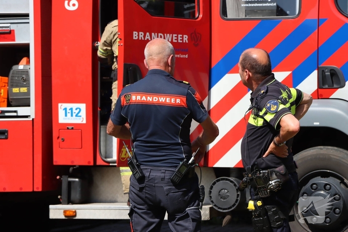 Bewoner nagekeken na uitslaande woningbrand