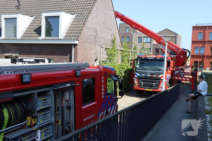 Bewoner nagekeken na uitslaande woningbrand