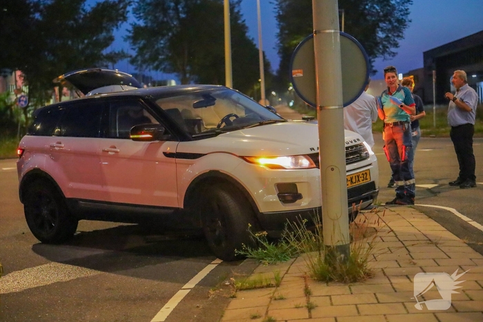 Aanrijding tussen meerdere voertuigen zorgt voor verwondingen