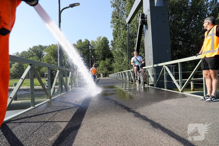 Gemeente voert koeling uit bij bruggen