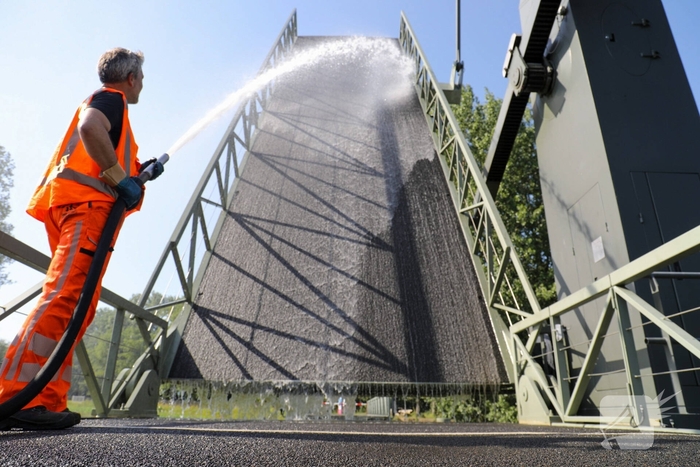 Gemeente voert koeling uit bij bruggen