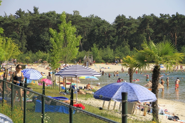 Enorme drukte bij strandlocatie