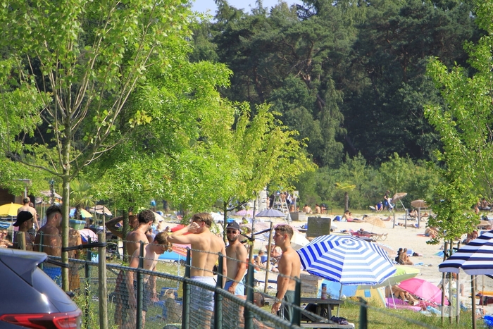 Enorme drukte bij strandlocatie