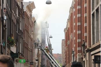 brand warmoesstraat amsterdam