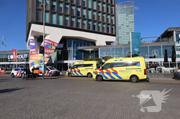 steekincident overhoeksplein amsterdam
